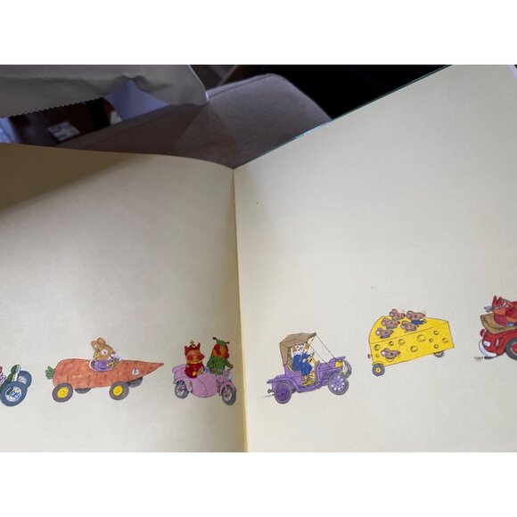 Richard Scarry’s Cars and Trucks and Things that Go Oversized HC Book 2014 50th - Picture 8 of 11